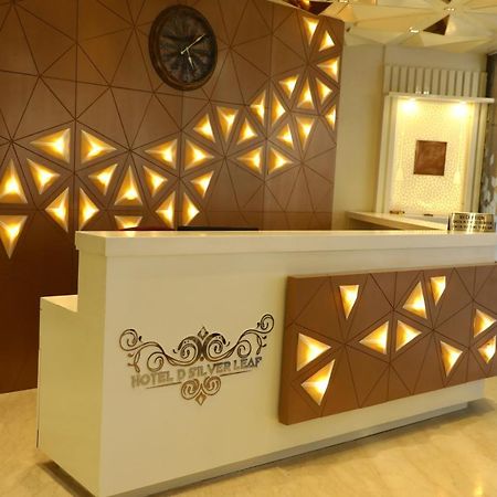 Hotel D Silverleaf Lucknow Bagian luar foto