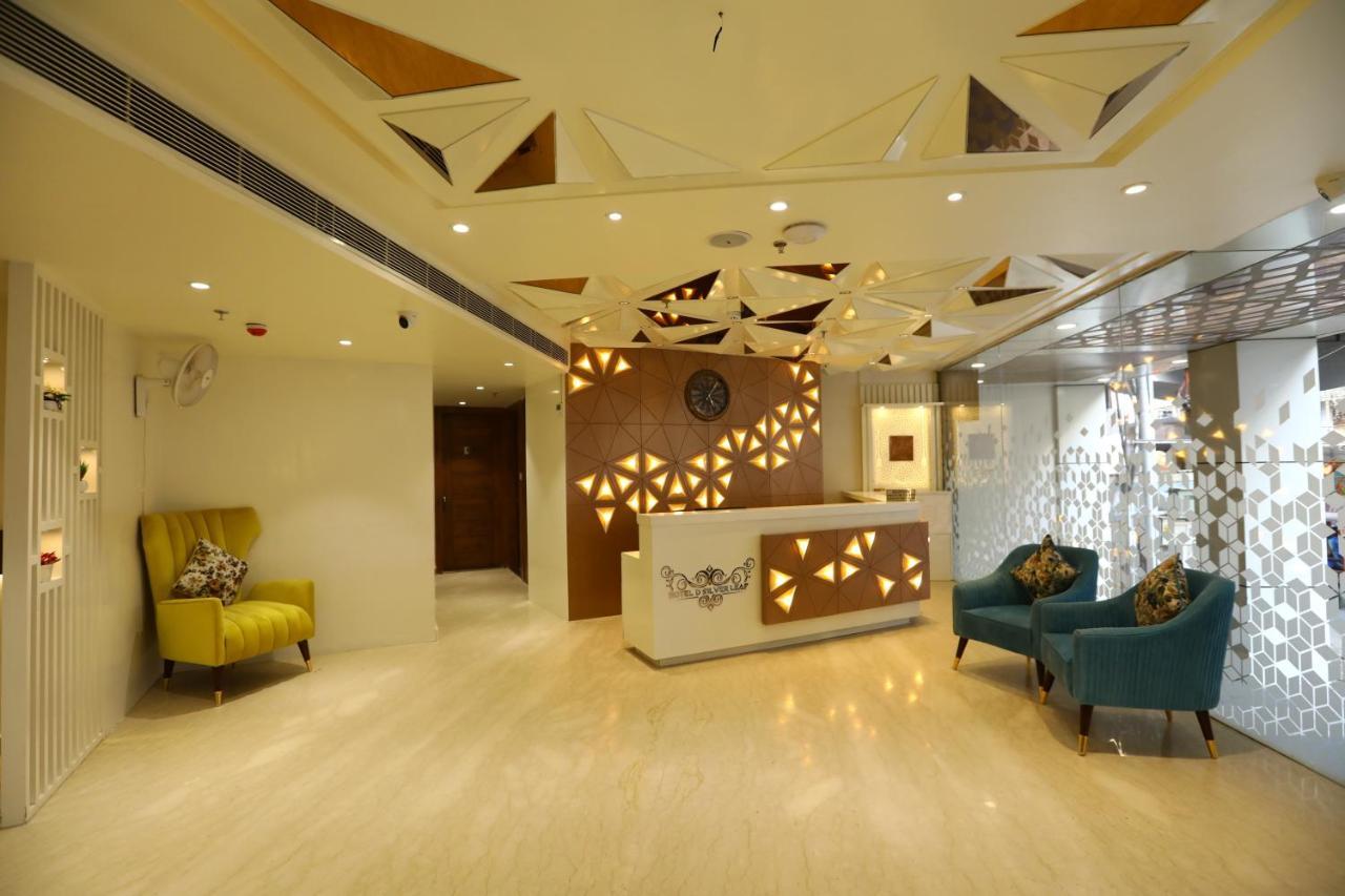 Hotel D Silverleaf Lucknow Bagian luar foto