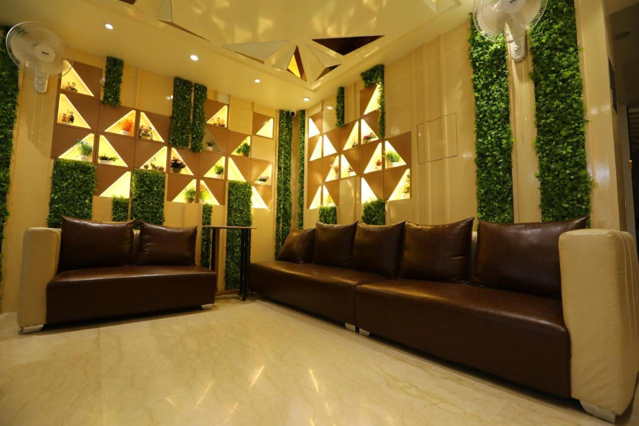 Hotel D Silverleaf Lucknow Bagian luar foto
