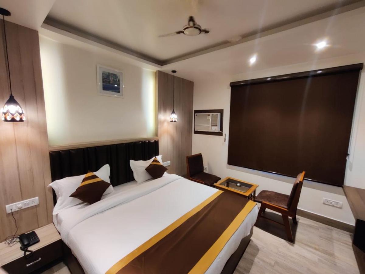 Hotel D Silverleaf Lucknow Bagian luar foto